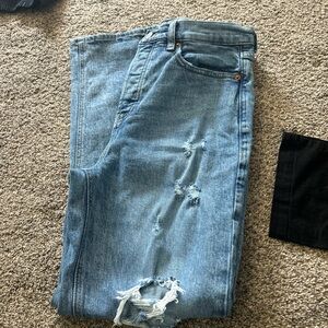 Size: 8 Women’s straight leg jeans with distressing. Super high waisted.